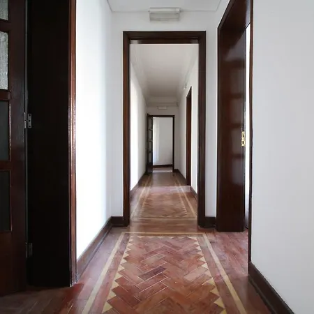 Central Terrace In For Groups *